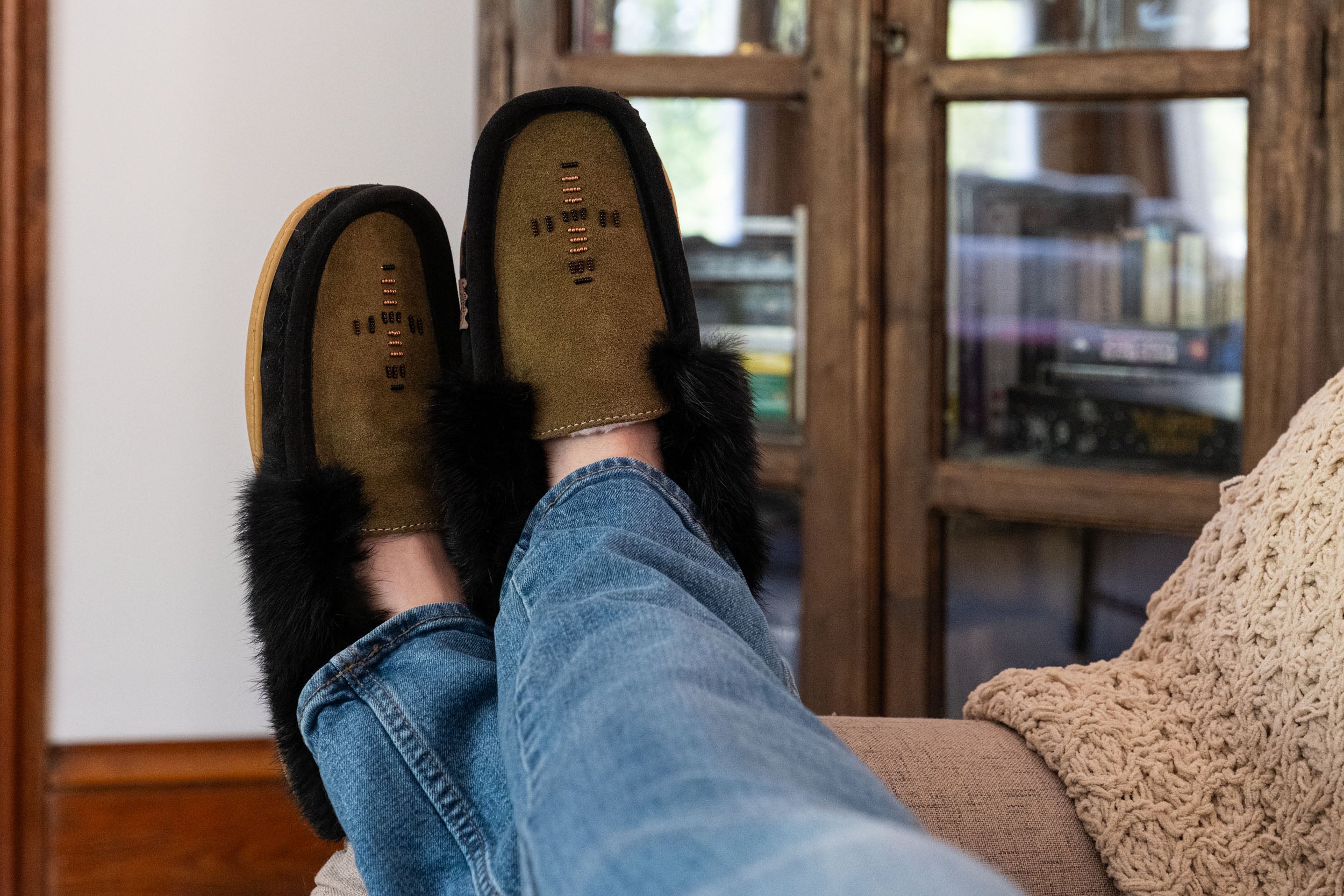 Men's Beaded Rabbit Fur Moccasins