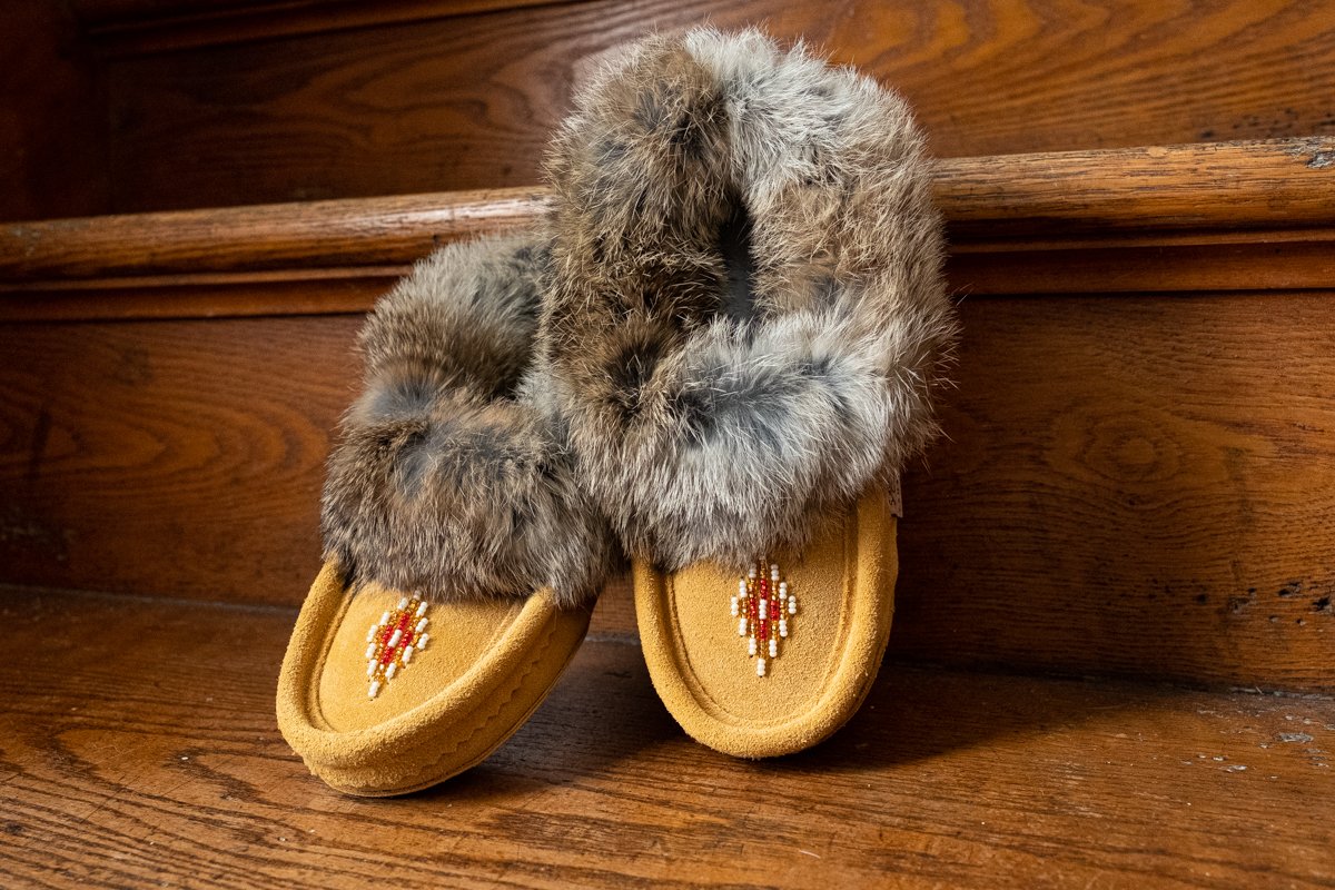 Children's Lined Rabbit Fur Indian Tan Beaded Moccasins