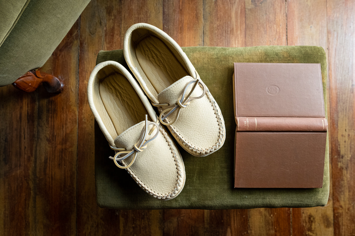 Men's Caribou Hide Leather Moccasins