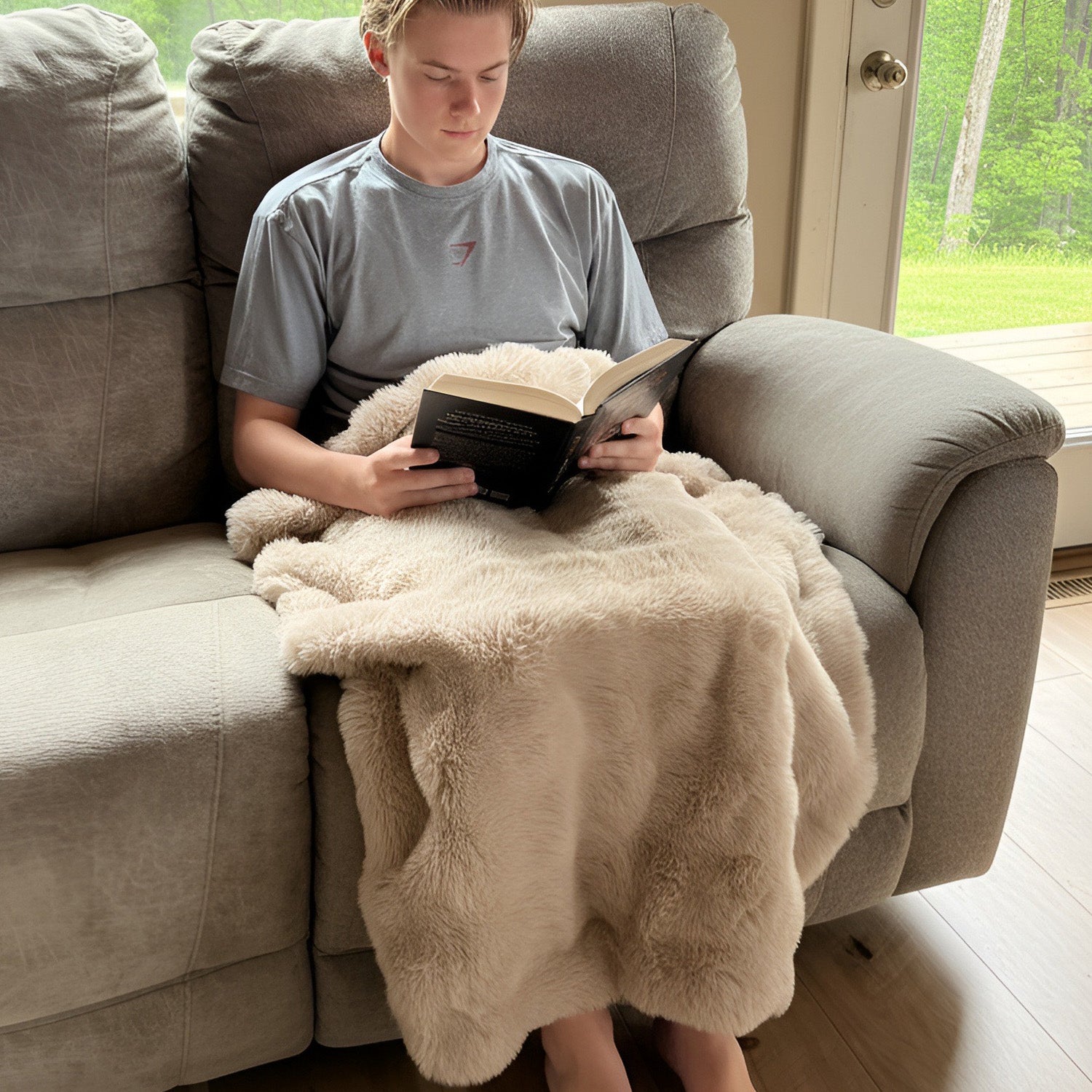 Cozy, Comfort, EMF & Grounding Fuzzy Blanket