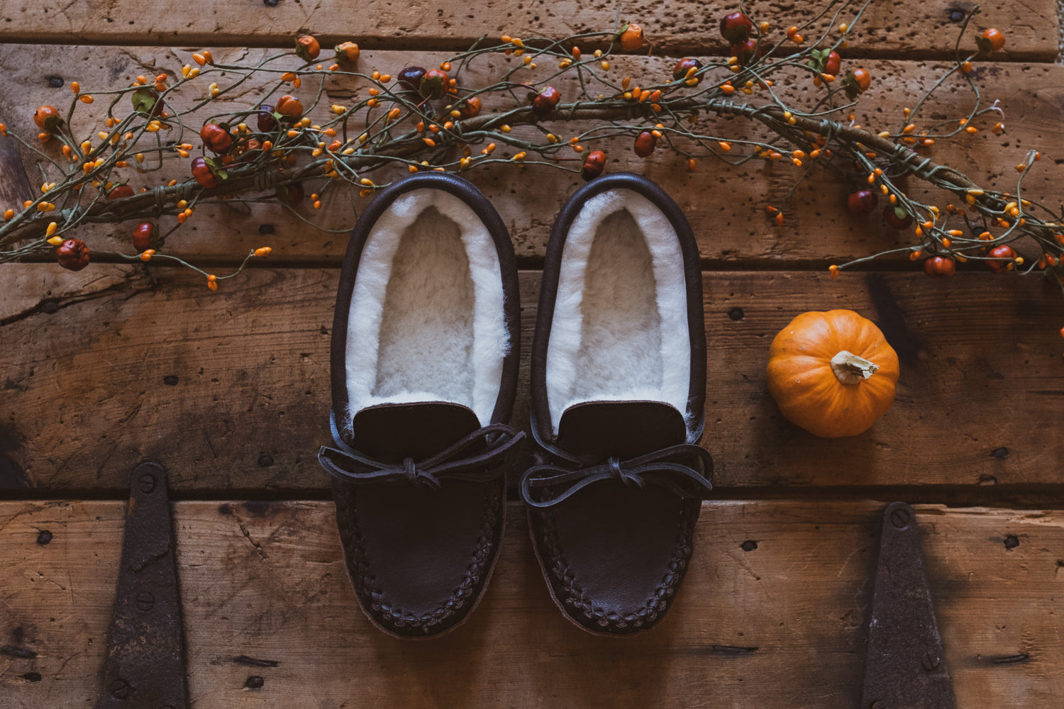 Women's Lined Moose Hide Leather Moccasins (Clearance)