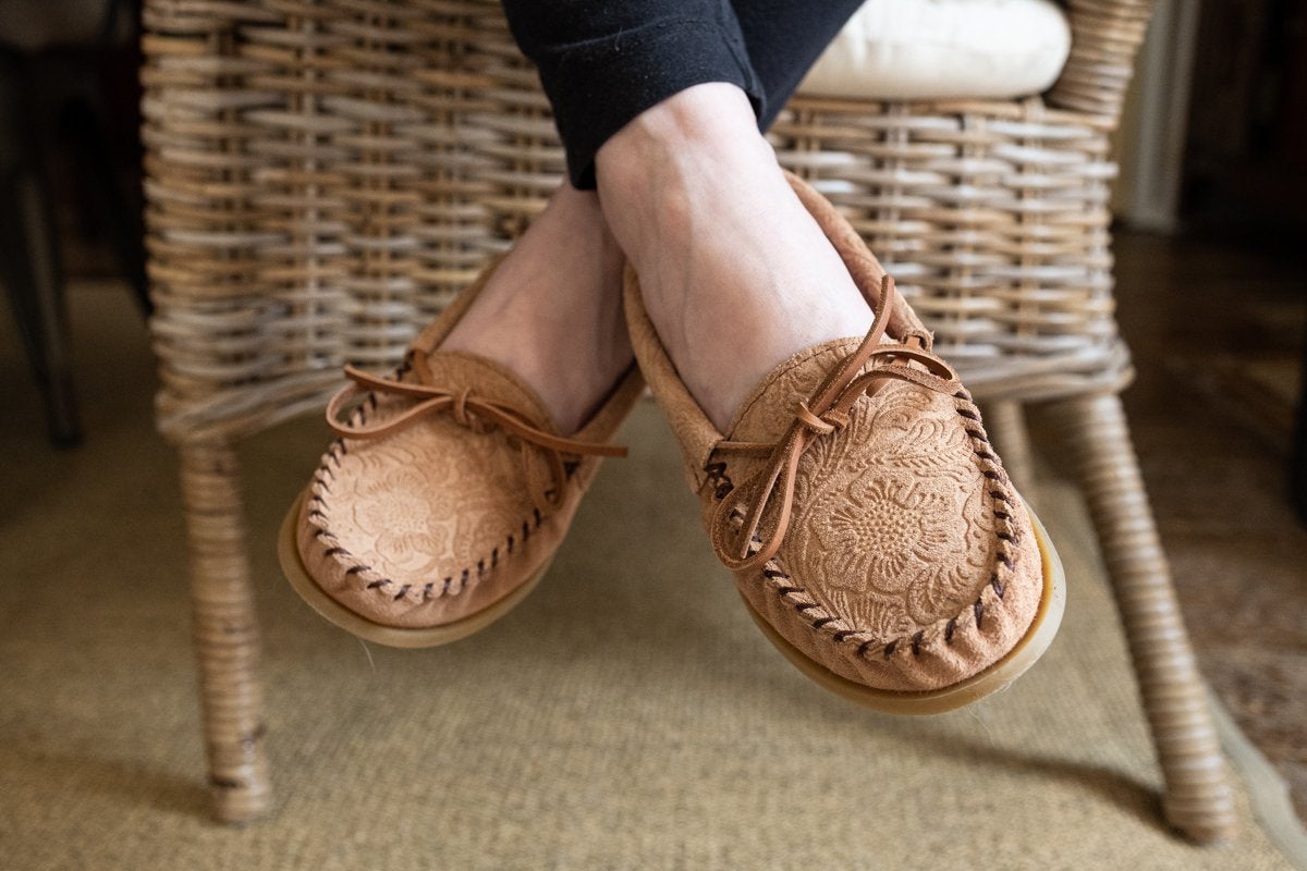 Women's Floral Embossed Moccasin Shoes